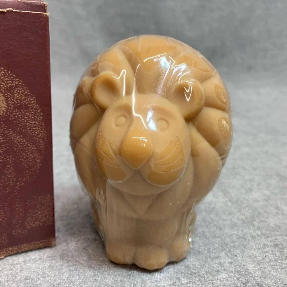 VTG Aramis Executive Soap Lion Brown Figural Bar New In Box 5 oz NIB Yellow Cat